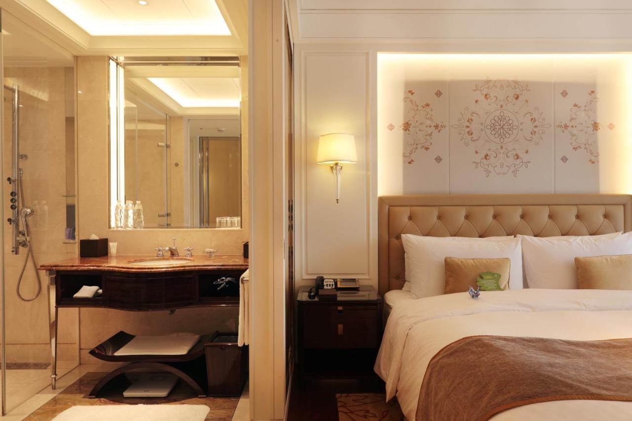The Okura Prestige Taipei Ξενοδοχείο Εξωτερικό φωτογραφία A guest room at The Imperial